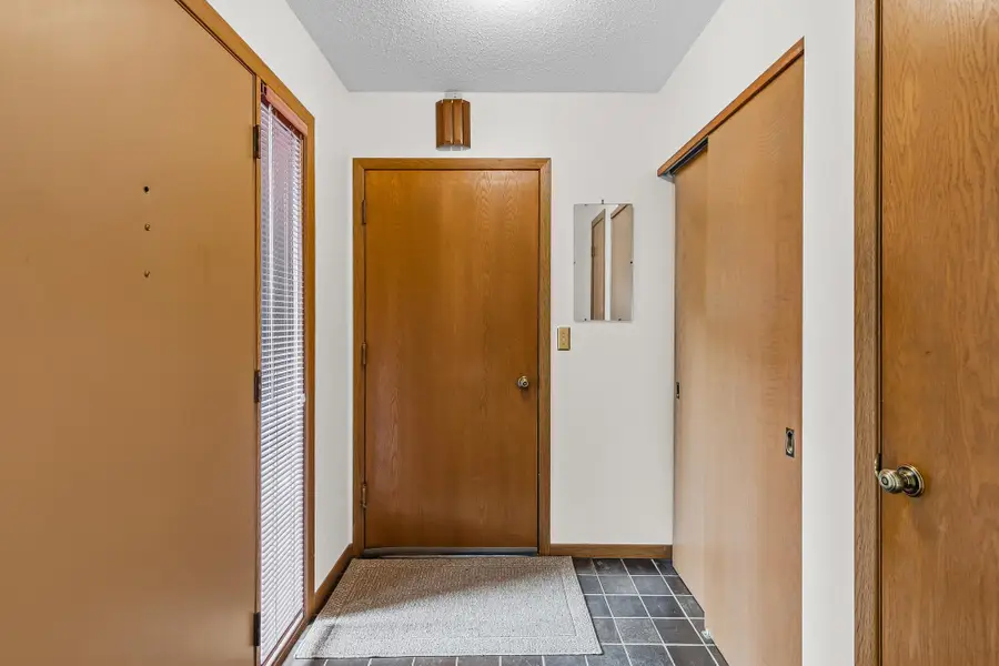 2420 Mendelssohn Lane N #5, Golden Valley, MN 55427 - #3