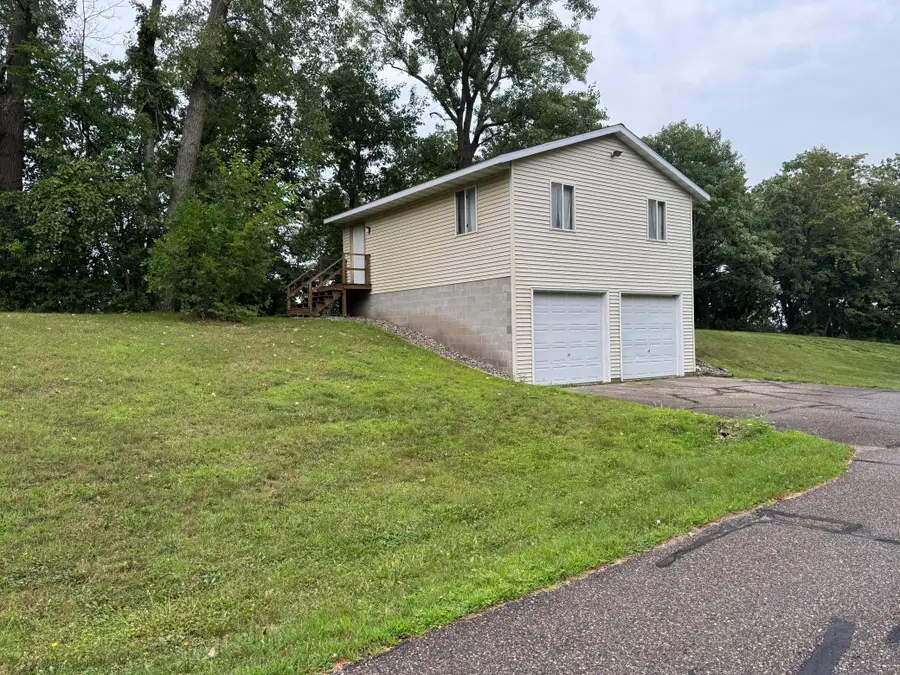 390 Skyline Drive, Wabasha, MN 55981 - #2