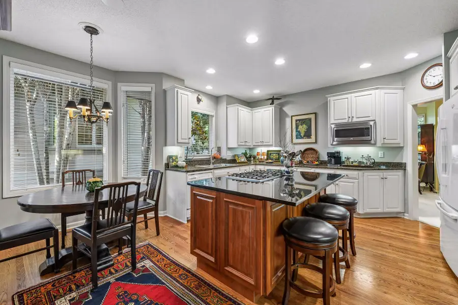 635 Waycliffe Drive N, Wayzata, MN 55391 - #2