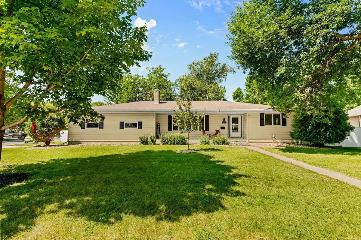754 Southview Court Sw, Hutchinson, MN 55350 - #1