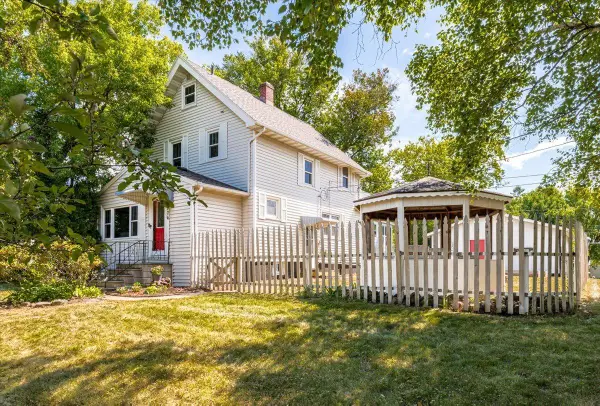 824 E 11th Street, Duluth, MN 55805