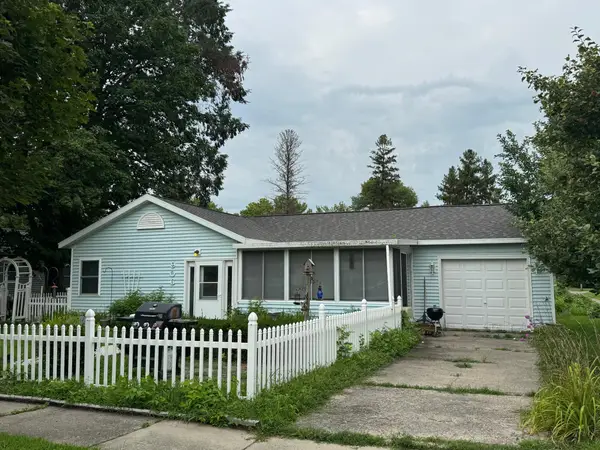 906 W Walnut Avenue, Olivia, MN 56277