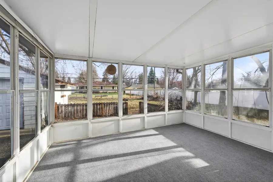 121 Roselawn Avenue E, Maplewood, MN 55117 - #3