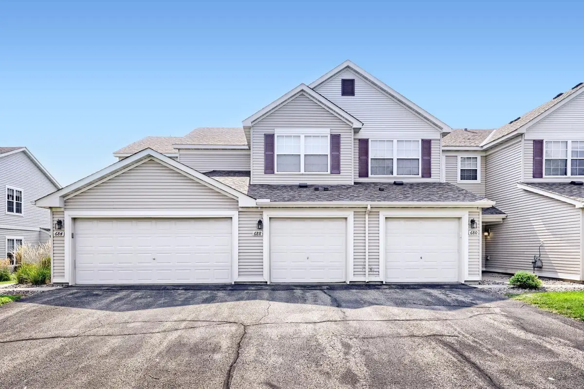 688 Cobblestone Way, Shakopee, MN 55379 - #1