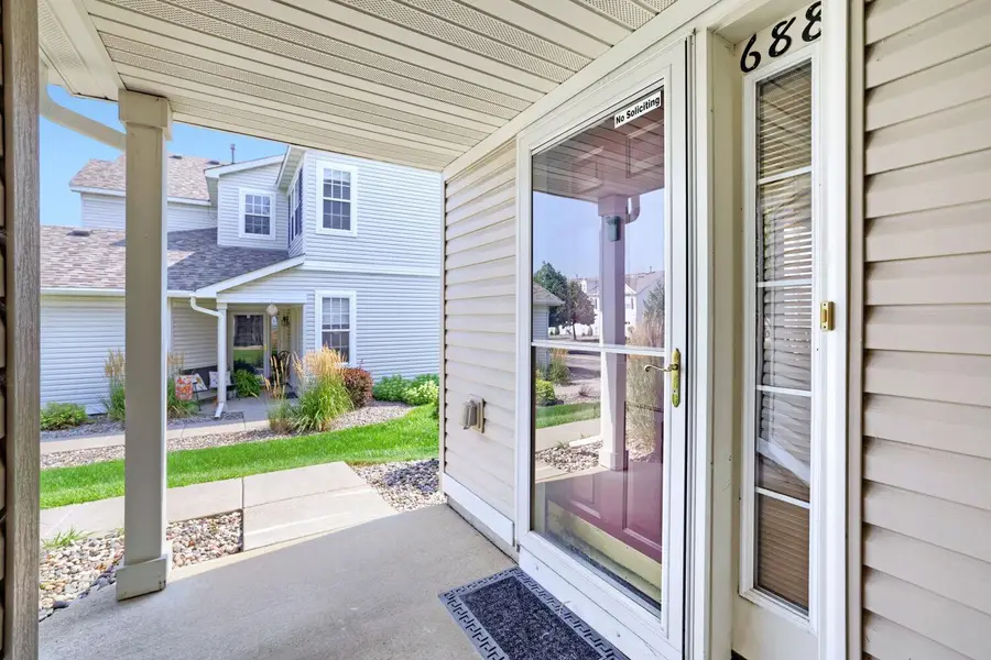 688 Cobblestone Way, Shakopee, MN 55379 - #3