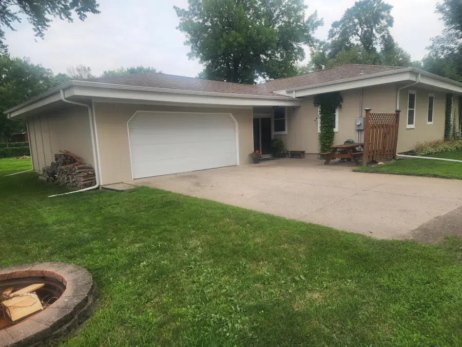 600 W Middle Street, Redwood Falls, MN 56283 - #2