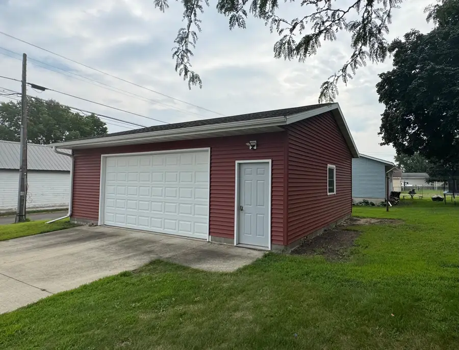 901 S Minnesota Street, New Ulm, MN 56073 - #2