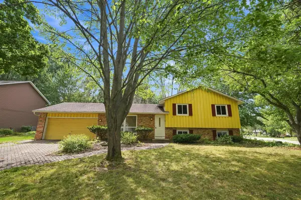 2527 Interlachen Drive, Stillwater, MN 55082