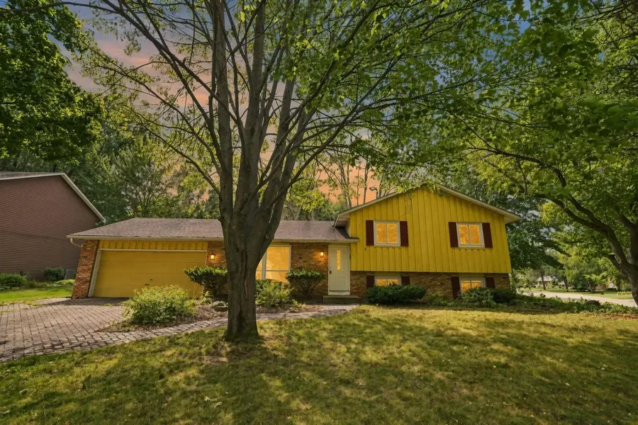 2527 Interlachen Drive, Stillwater, MN 55082 - #2