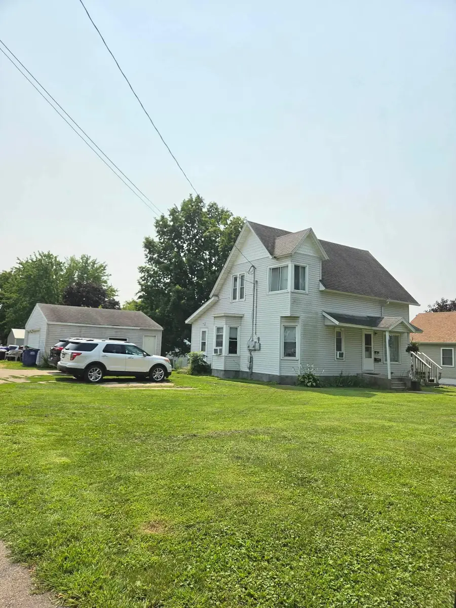 324 E 5th Street, Saint Charles, MN 55972 - #2