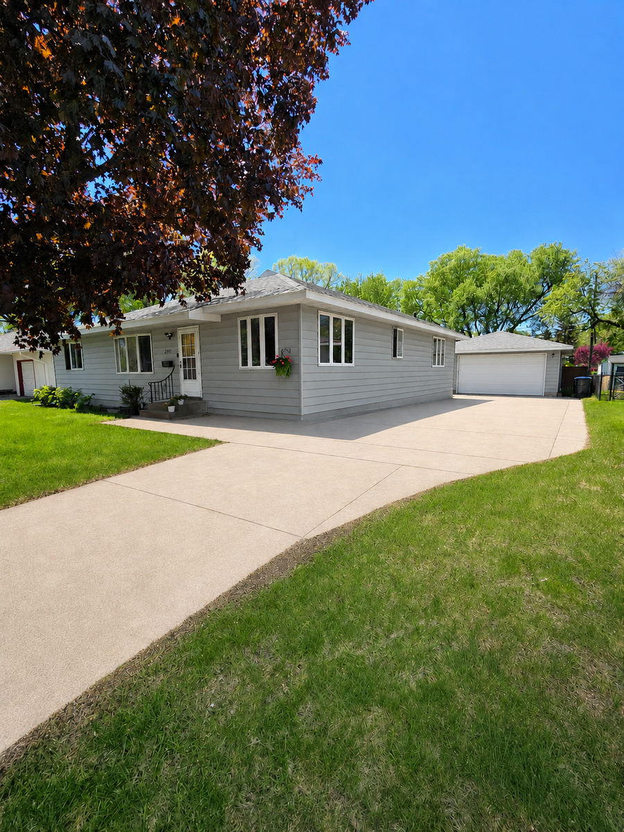 2908 Roosevelt Street Ne, Saint Anthony, MN 55418 - #3
