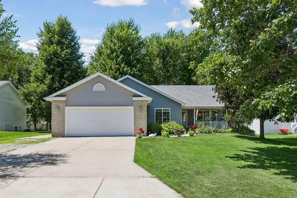 821 Lancer Drive Ne, Owatonna, MN 55060
