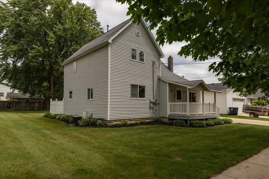 105 4th St Nw, Kasson, MN 55944 - #3