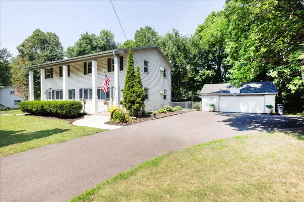 25640 Wild Rose Lane, Shorewood, MN 55331