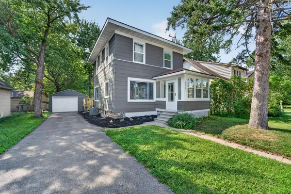 215 9th Avenue Ne, Rochester, MN 55906
