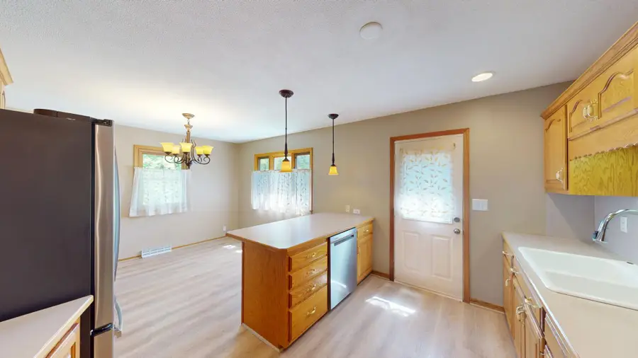 902 3rd Avenue S, Albert Lea, MN 56007 - #2