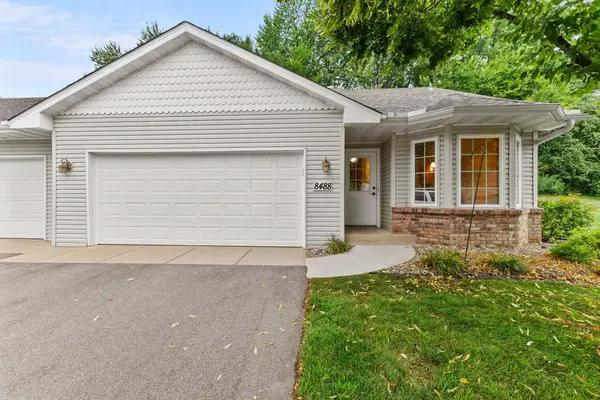 8488 Powers Place, Chanhassen, MN 55317