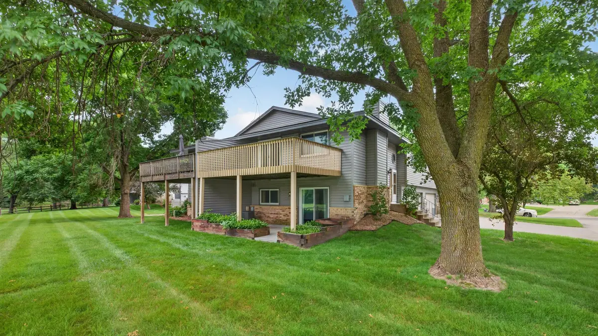 7205 Pontiac Circle, Chanhassen, MN 55317 - #1