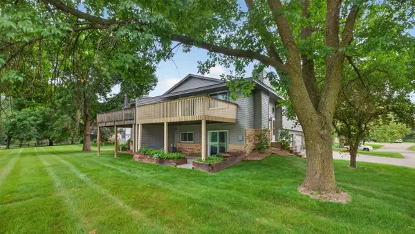 7205 Pontiac Circle, Chanhassen, MN 55317