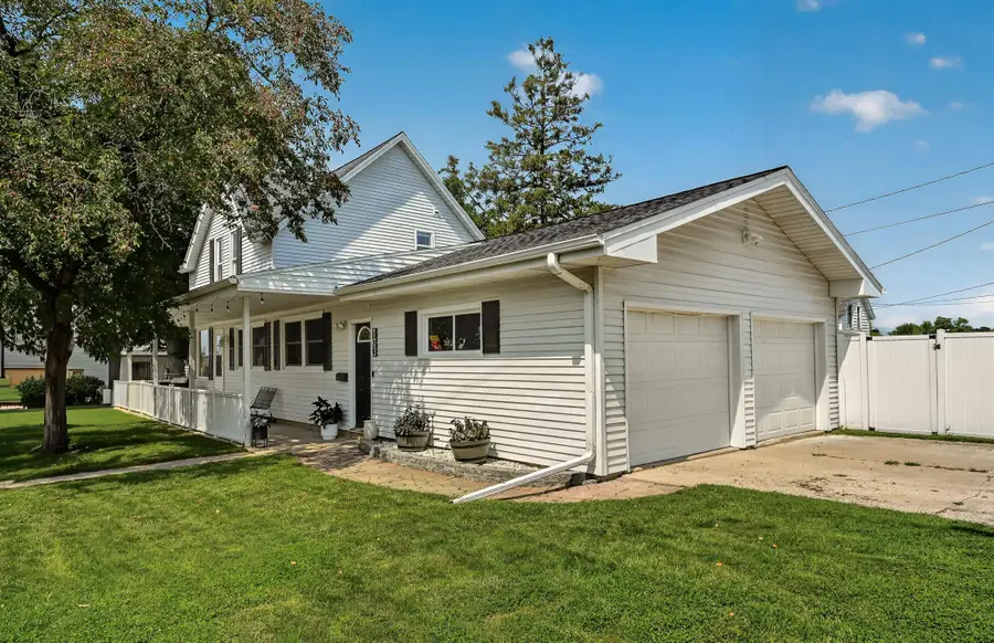 103 4th St Sw, Stewartville, MN 55976 - #2