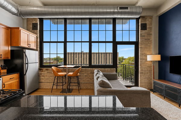 1901 E Hennepin Avenue #306, Minneapolis, MN 55413