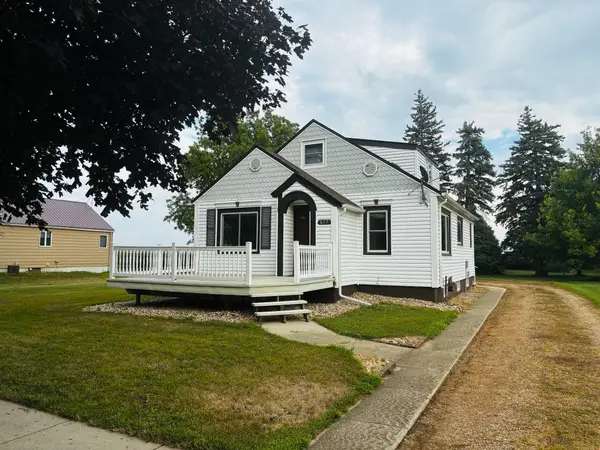 617 3rd Avenue, Brewster, MN 56119
