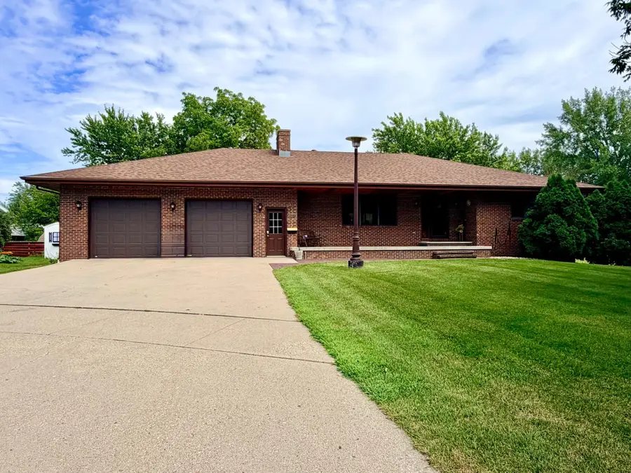 1604 Birchwood Place, Worthington, MN 56187 - #2