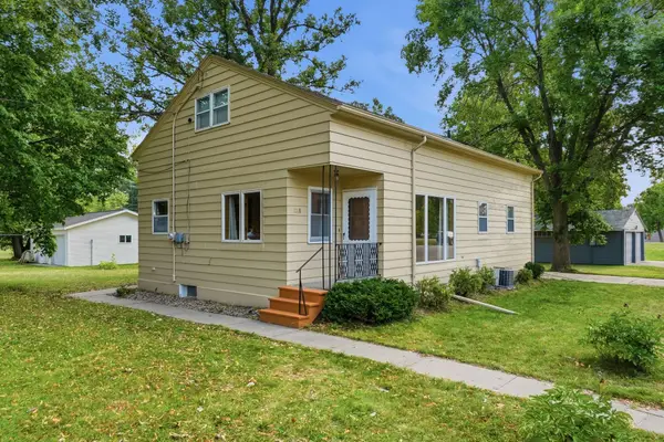 1018 8th Avenue E, Alexandria, MN 56308