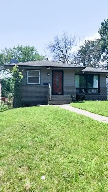 3401 Mcnair Drive N, Robbinsdale, MN 55422