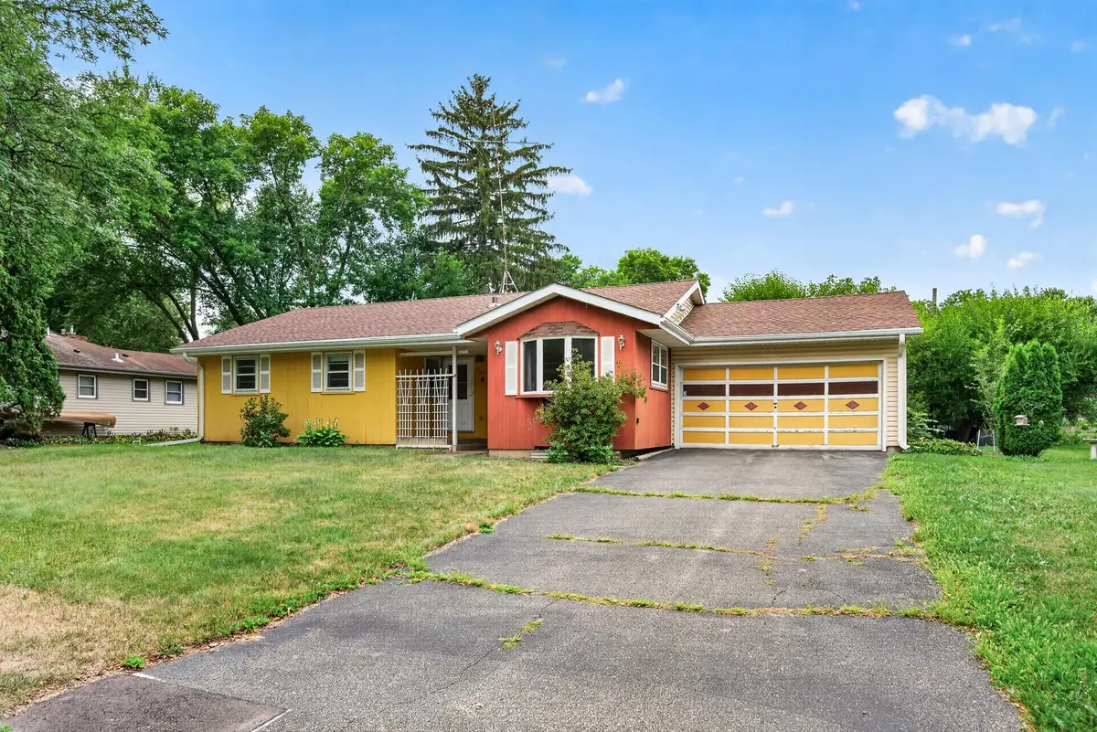 2147 Aztec Lane, Mendota Heights, MN 55120 - #1