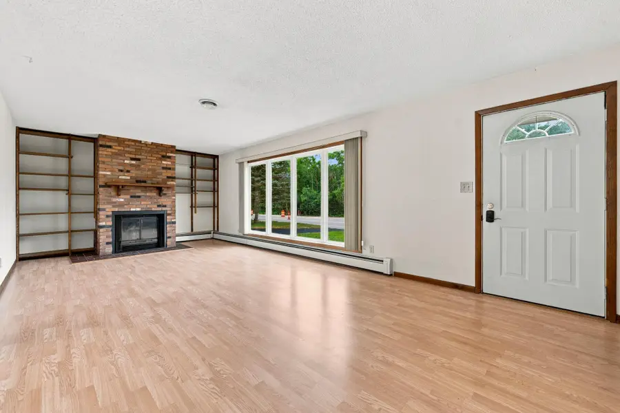 1207 N Mckay Avenue Ne, Alexandria, MN 56308 - #3