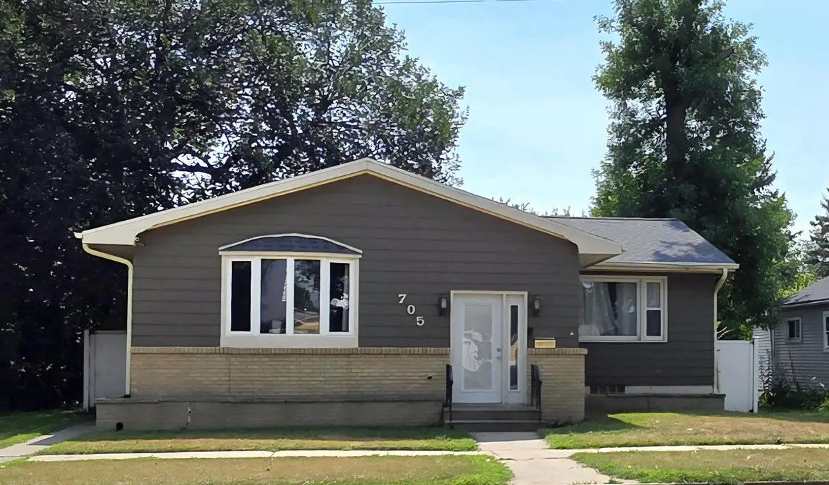705 5th Street Sw, Valley City, ND 58072 - #1