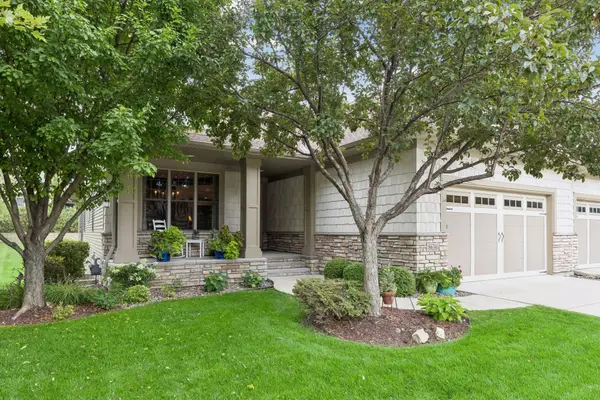 8636 Lake Riley Drive, Chanhassen, MN 55317