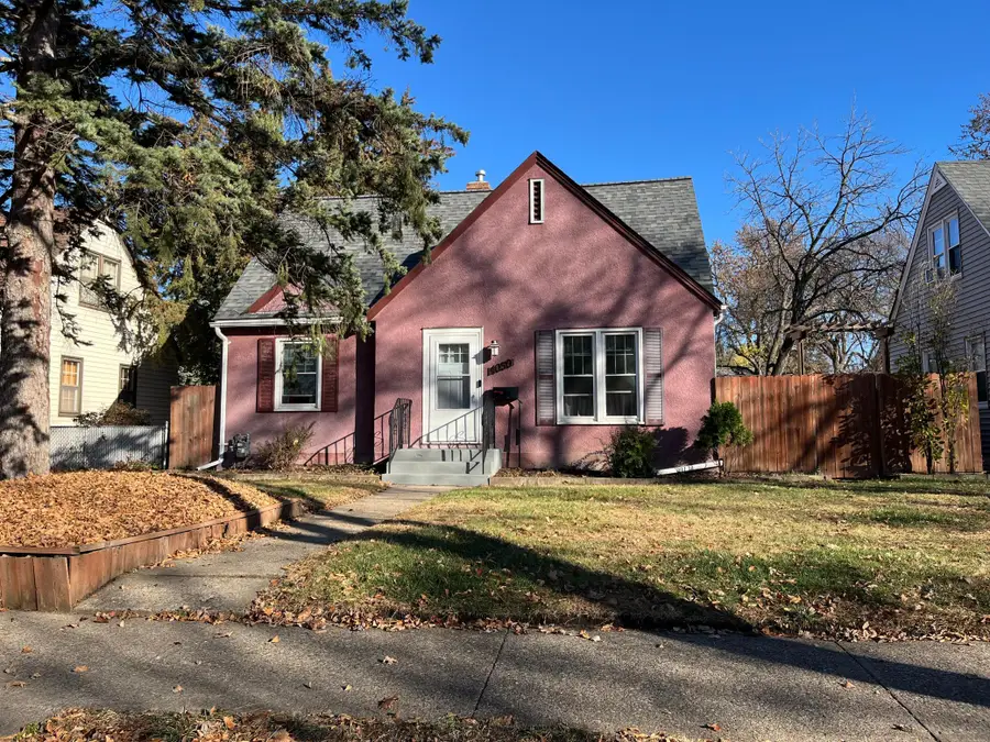 4050 Regent Avenue N, Robbinsdale, MN 55422 - #2