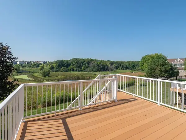 1511 Pembroke Pass, Chanhassen, MN 55317
