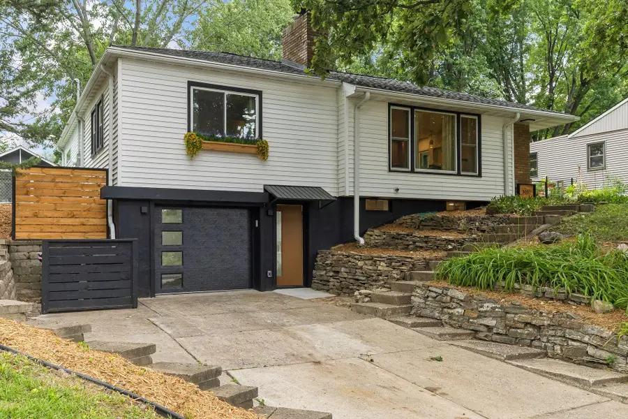 3037 Kyle Avenue N, Golden Valley, MN 55422 - #3