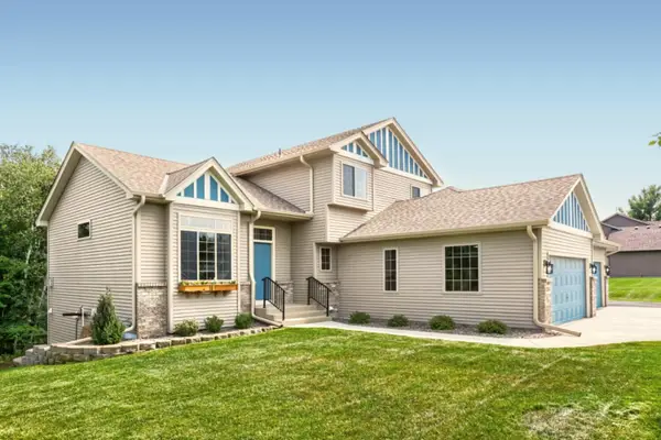 22541 Monroe Street Ne, East Bethel, MN 55011