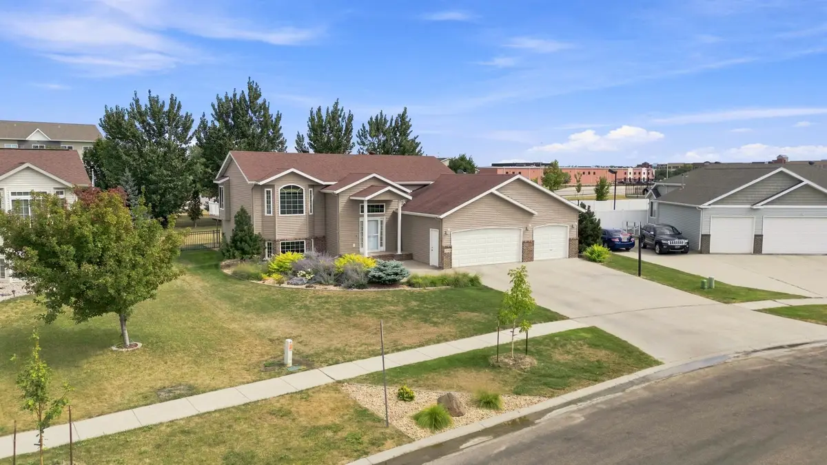 3760 Harrison Street S, Fargo, ND 58104 - #1