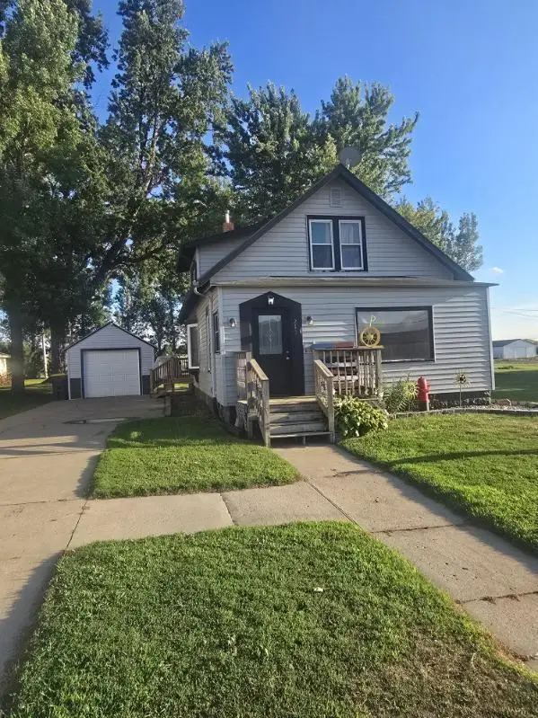 213 3rd Street W, Jasper, MN 56144