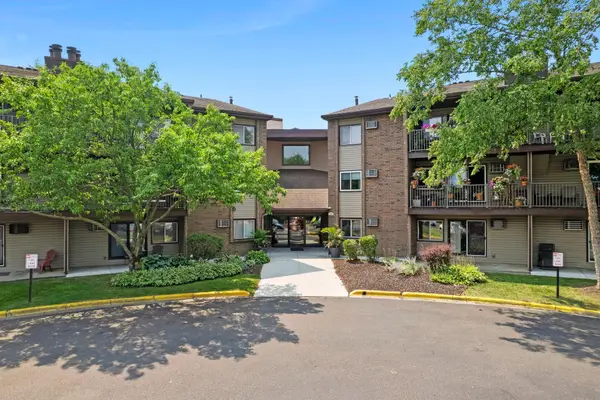 3420 Golfview Drive #123, Eagan, MN 55123