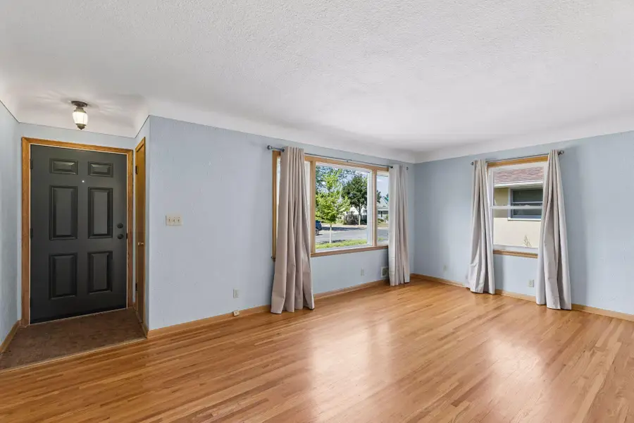 1554 Chamber Street, Saint Paul, MN 55106 - #2