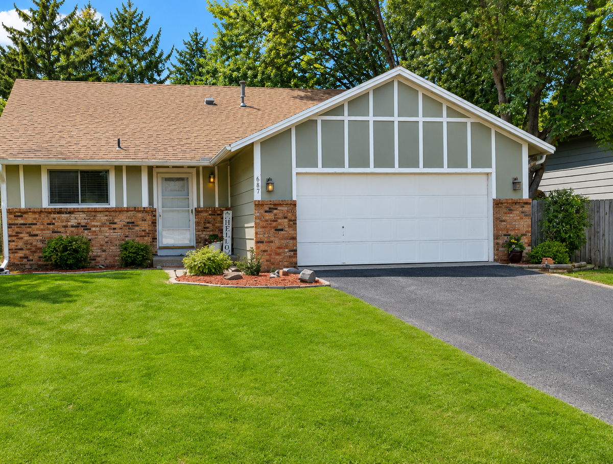 687 116th Lane Ne, Blaine, MN 55434 - #1