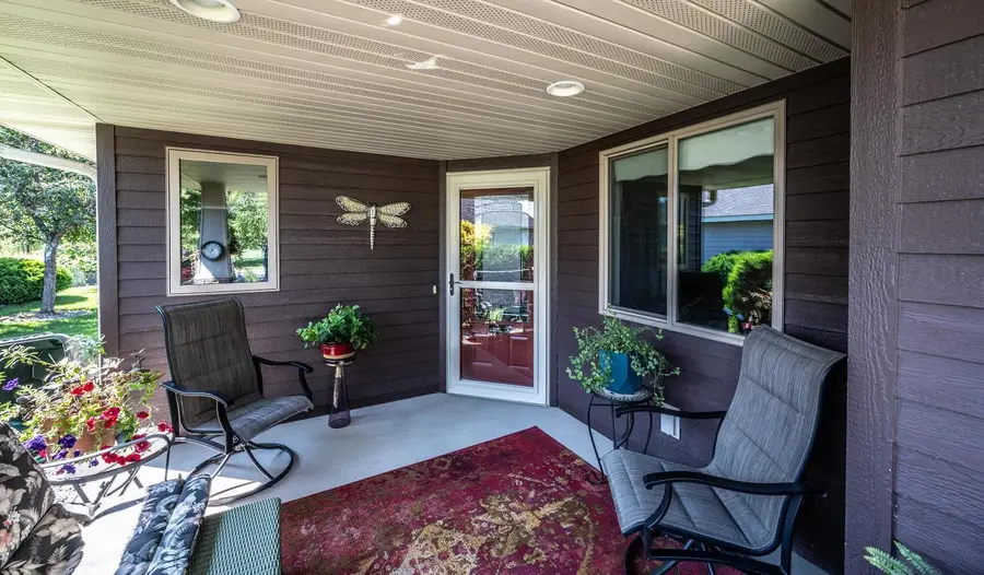 204 Ottawa Avenue Se, Hutchinson, MN 55350 - #3