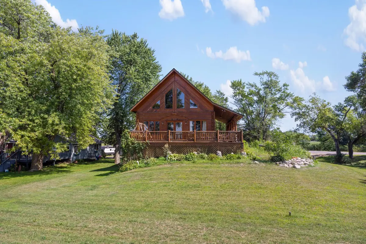 5962 County Road 7 Sw, Howard Lake, MN 55349 - #1