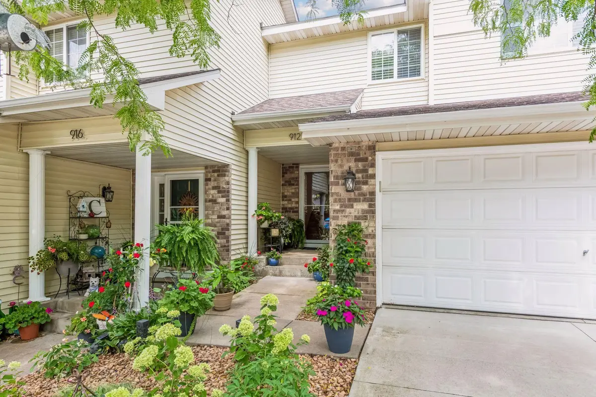 912 Kelly Court, Chanhassen, MN 55317 - #1