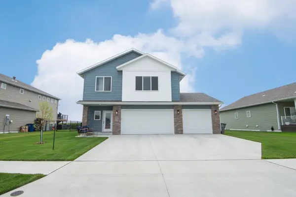 4871 Hampton Circle S, Moorhead, MN 56560