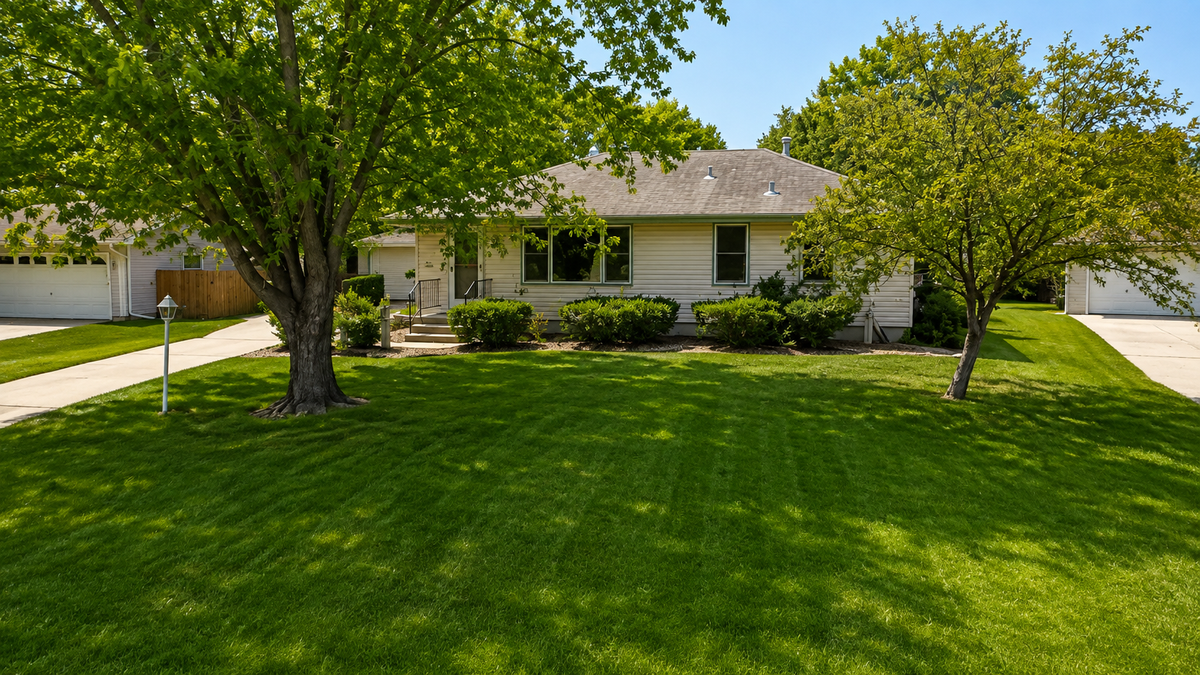 7925 Penn Avenue N, Brooklyn Park, MN 55444 - #1