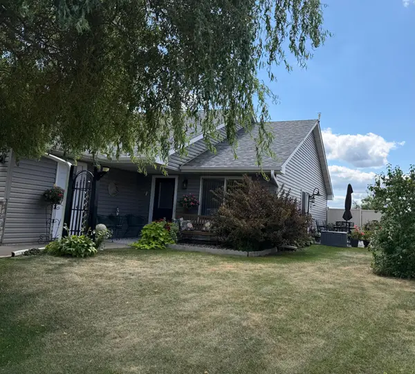 53 Meadowlark Lane, Hudson, WI 54016