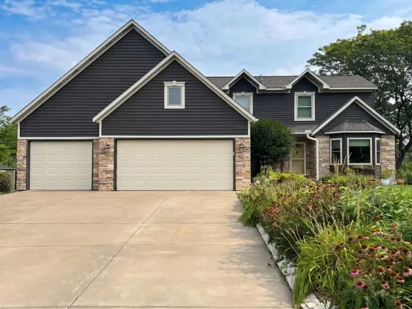 3569 Gershwin Avenue N, Oakdale, MN 55128