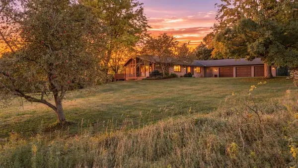 5720 Glencroft Lane Sw, Rochester, MN 55902